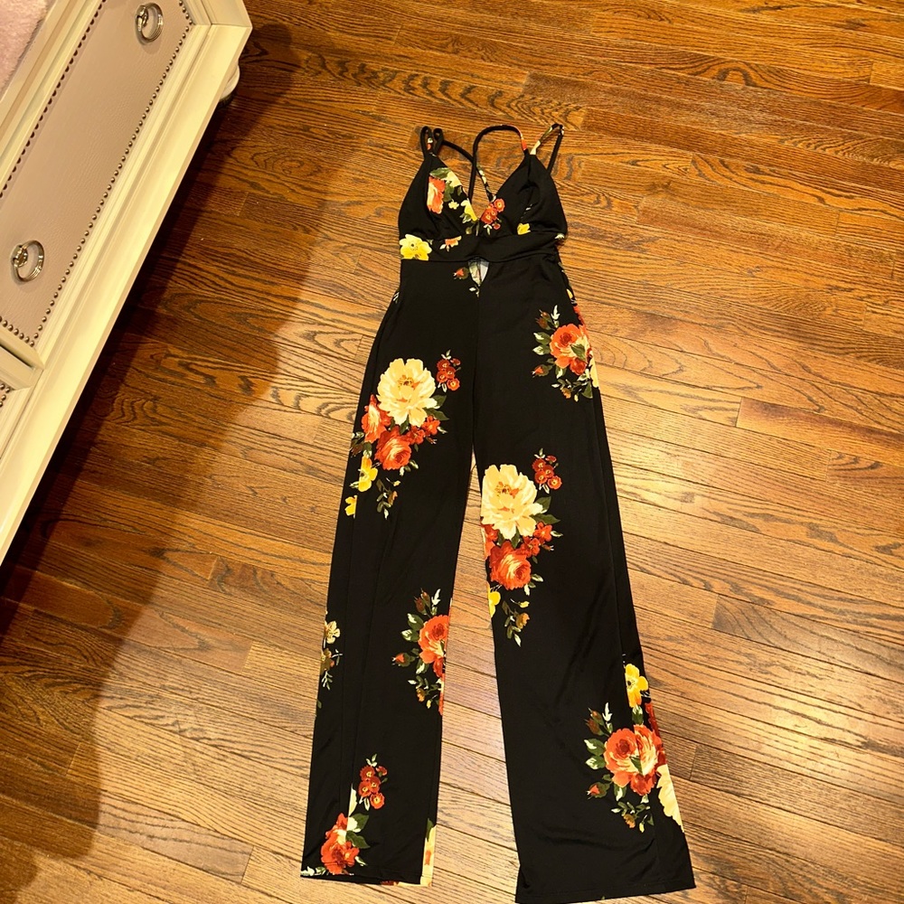 Floral print black jumpsuit size small - Picture 11 of 16